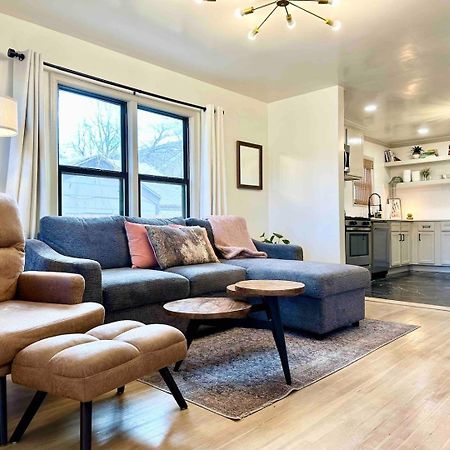 Campus Cottage Kng Bed! Walk To Uco And Downtown ادمون المظهر الخارجي الصورة