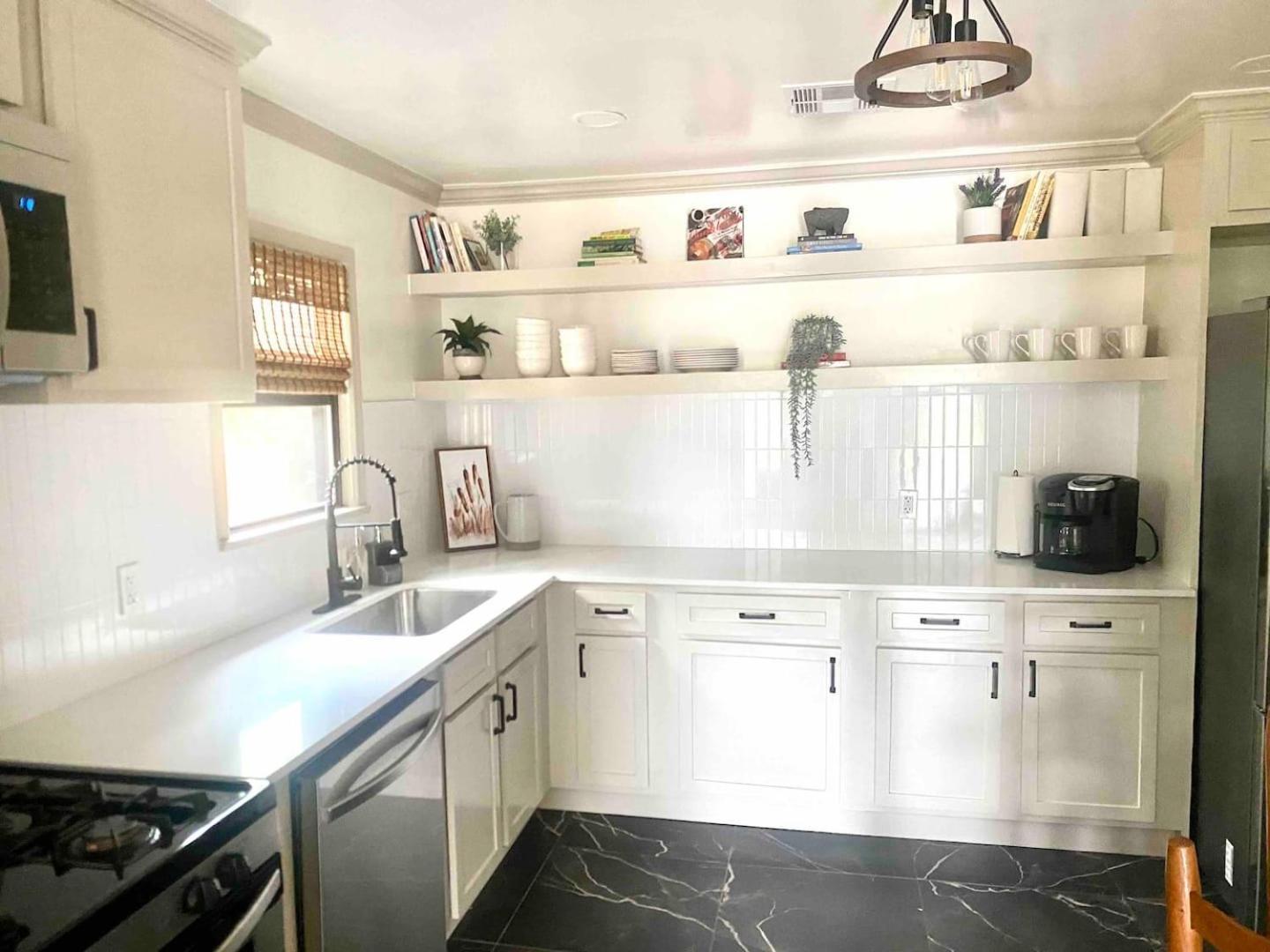 Campus Cottage Kng Bed! Walk To Uco And Downtown ادمون المظهر الخارجي الصورة